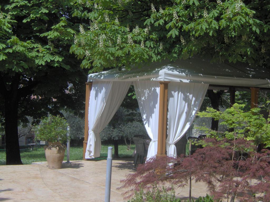 Albergo Ristorante Aquila Сулцано Екстериор снимка
