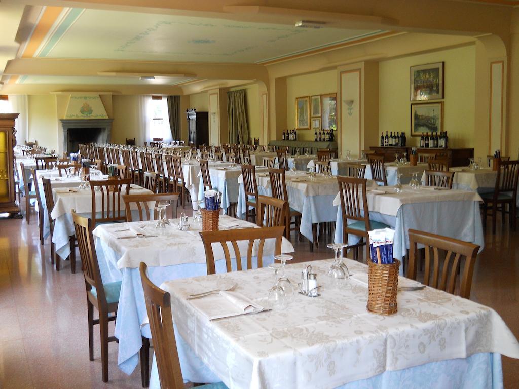 Albergo Ristorante Aquila Сулцано Екстериор снимка