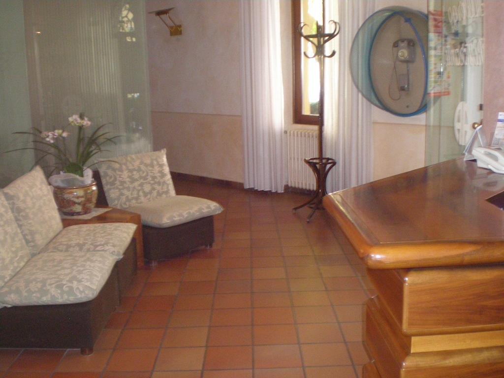 Albergo Ristorante Aquila Сулцано Стая снимка