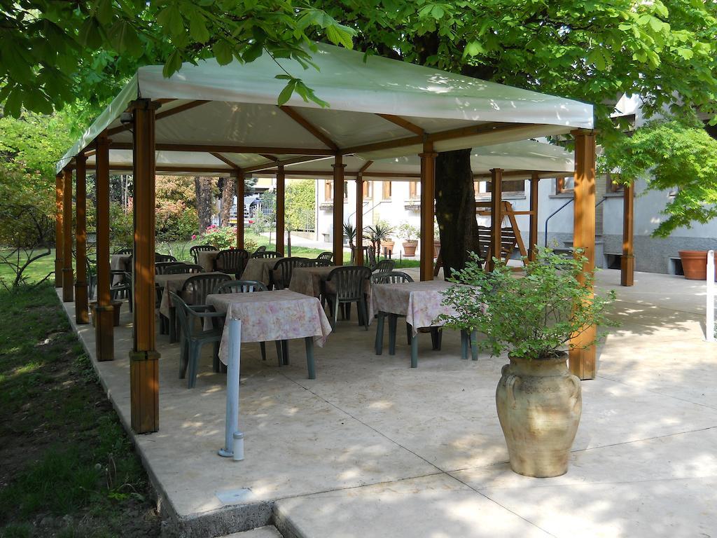 Albergo Ristorante Aquila Сулцано Екстериор снимка
