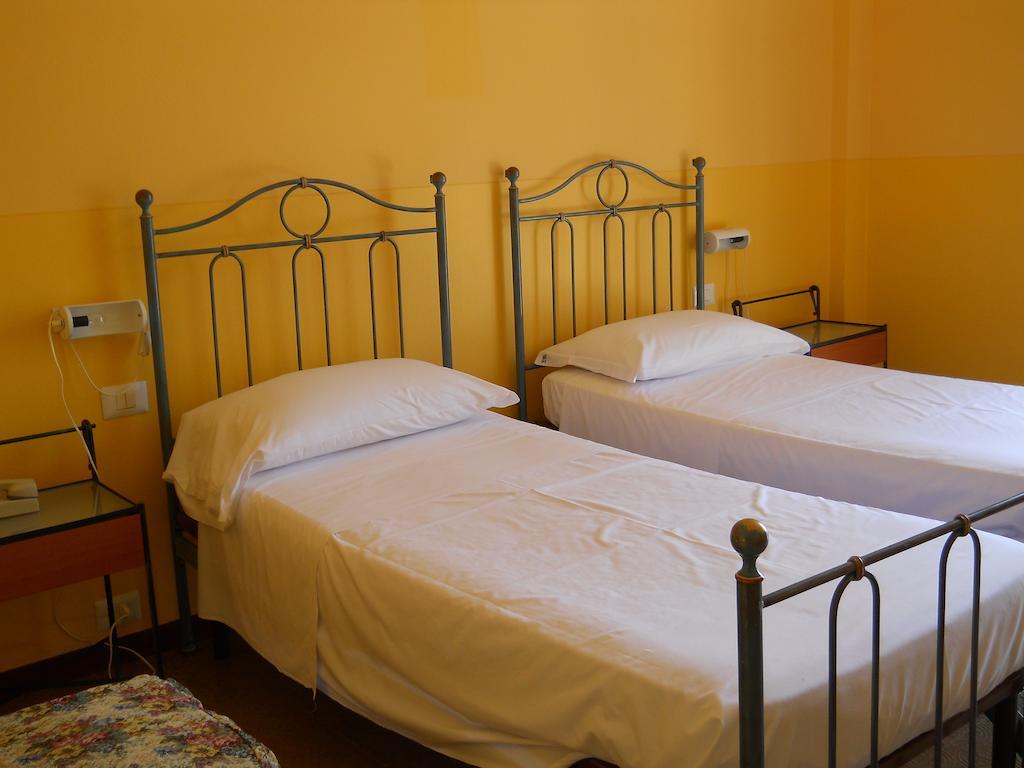 Albergo Ristorante Aquila Сулцано Стая снимка